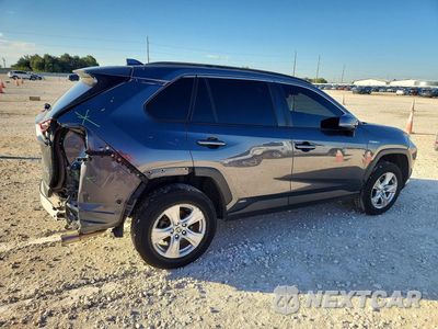 Trzecie zdjęcie samochodu z tyłu: 2020 TOYOTA RAV4 HYBRID XLE VIN:JTMRWRFV4LD067825 - miniatura
