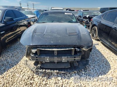 Piąte zdjęcie samochodu w środku: 2020 FORD MUSTANG VIN:1FA6P8TH8L5177950 - miniatura