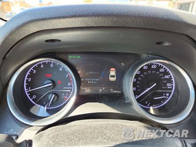 Zdjęcie 9 z 12 samochodu: 2018 TOYOTA CAMRY L VIN:4T1B11HK8JU119650 - miniatura