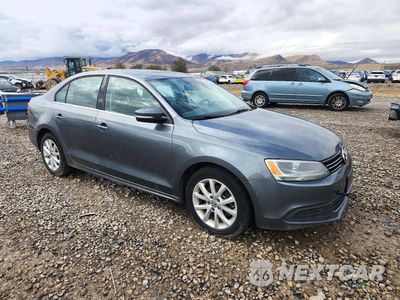 Czwarte zdjęcie samochodu z boku: 2014 VOLKSWAGEN JETTA SE VIN:3VWD17AJXEM375295 - miniatura