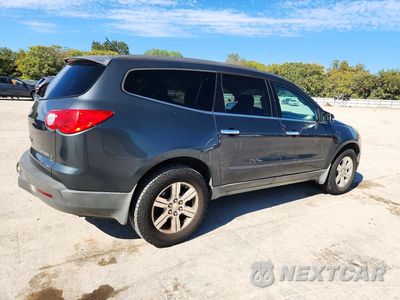 Trzecie zdjęcie samochodu z tyłu: 2011 CHEVROLET TRAVERSE LT VIN:1GNKRJED2BJ106955 - miniatura