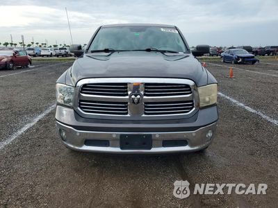 Piąte zdjęcie samochodu w środku: 2017 RAM 1500 SLT VIN:1C6RR7LG5HS850938 - miniatura