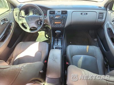 Zdjęcie 8 z 12 samochodu: 2001 HONDA ACCORD EX VIN:1HGCG165X1A079854 - miniatura
