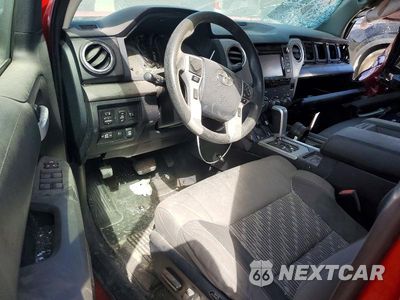 Zdjęcie 8 z 12 samochodu: 2019 TOYOTA TUNDRA CREWMAX SR5 VIN:5TFEY5F11KX255276 - miniatura