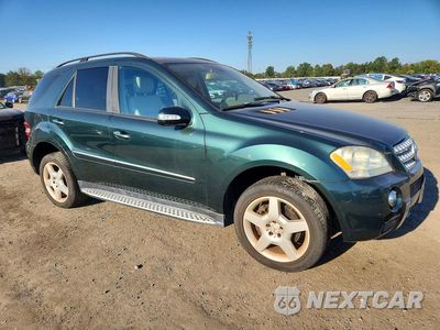 Czwarte zdjęcie samochodu z boku: 2008 MERCEDES-BENZ ML 550 VIN:4JGBB72E58A371743 - miniatura