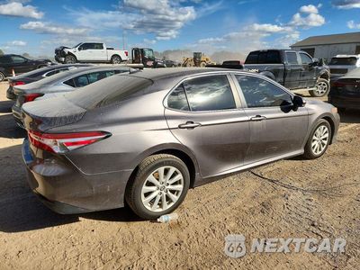 Trzecie zdjęcie samochodu z tyłu: 2020 TOYOTA CAMRY LE VIN:4T1C11AK5LU995576 - miniatura