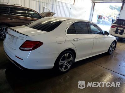 Trzecie zdjęcie samochodu z tyłu: 2017 MERCEDES-BENZ E 300 4MATIC VIN:WDDZF4KB0HA182712 - miniatura