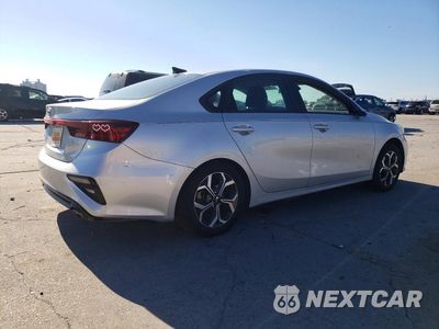 Trzecie zdjęcie samochodu z tyłu: 2019 KIA FORTE LXS VIN:3KPF24AD0KE058245 - miniatura