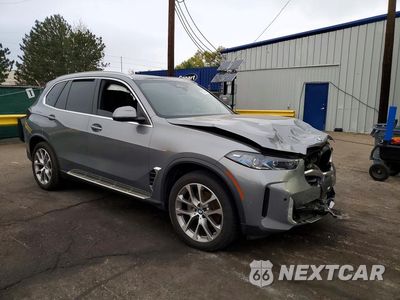 Czwarte zdjęcie samochodu z boku: 2024 BMW X5 XDRIVE40I VIN:5UX23EU03R9T36157 - miniatura