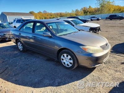 Czwarte zdjęcie samochodu z boku: 2004 TOYOTA CAMRY LE VIN:4T1BE32K34U833151 - miniatura