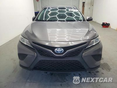Piąte zdjęcie samochodu w środku: 2018 TOYOTA CAMRY HYBRID SE VIN:4T1B21HK6JU510731 - miniatura