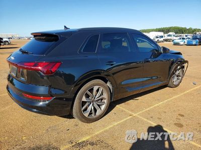 Trzecie zdjęcie samochodu z tyłu: 2021 AUDI E-TRON PREMIUM PLUS VIN:WA1LAAGE6MB028990 - miniatura