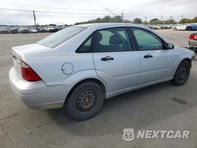 Trzecie zdjęcie samochodu z tyłu: 2005 FORD FOCUS ZX4 VIN:1FAFP34N05W124826 - miniatura