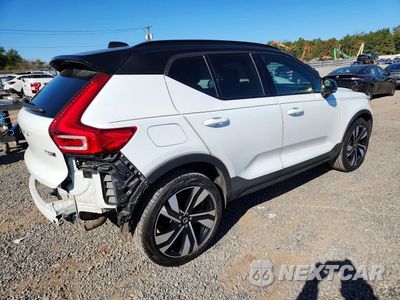 Trzecie zdjęcie samochodu z tyłu: 2019 VOLVO XC40 T5 R-DESIGN VIN:YV4162UM2K2109897 - miniatura