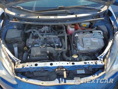 Zdjęcie 11 z 12 samochodu: 2015 TOYOTA PRIUS C TWO VIN:JTDKDTB33F1098255 - miniatura
