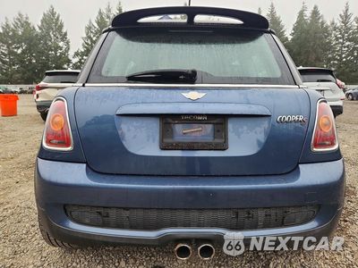 Zdjęcie 6 z 12 samochodu: 2010 MINI COOPER S VIN:WMWMF7C51ATZ70503 - miniatura