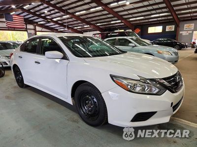 Czwarte zdjęcie samochodu z boku: 2016 NISSAN ALTIMA 2.5 S VIN:1N4AL3AP1GN364648 - miniatura