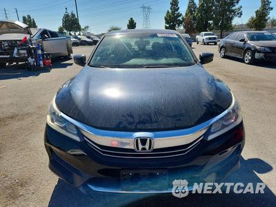 Piąte zdjęcie samochodu w środku: 2017 HONDA ACCORD LX VIN:1HGCR2F34HA288595 - miniatura