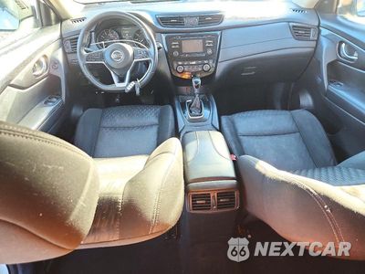 Zdjęcie 8 z 12 samochodu: 2017 NISSAN ROGUE SV VIN:KNMAT2MV0HP545809 - miniatura