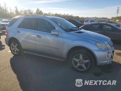 Czwarte zdjęcie samochodu z boku: 2010 MERCEDES-BENZ ML 550 4MATIC VIN:4JGBB7CB0AA546104 - miniatura