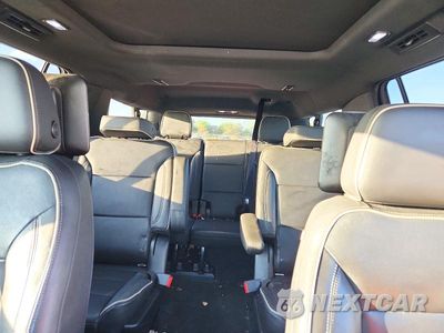 Zdjęcie 10 z 13 samochodu: 2021 CHEVROLET SUBURBAN K1500 PREMIER VIN:1GNSKFKD6MR217020 - miniatura
