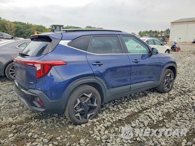 Trzecie zdjęcie samochodu z tyłu: 2025 KIA SELTOS EX VIN:KNDERCAAXS7720386 - miniatura