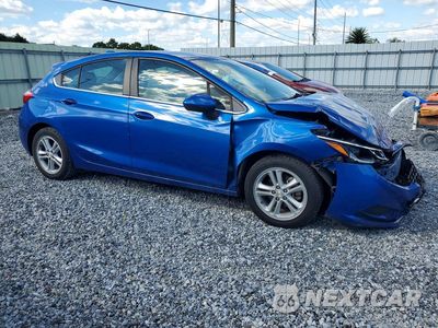 Czwarte zdjęcie samochodu z boku: 2017 CHEVROLET CRUZE LT VIN:3G1BE6SMXHS515419 - miniatura