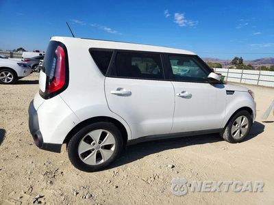 Trzecie zdjęcie samochodu z tyłu: 2016 KIA SOUL BASE VIN:KNDJN2A24G7279536 - miniatura