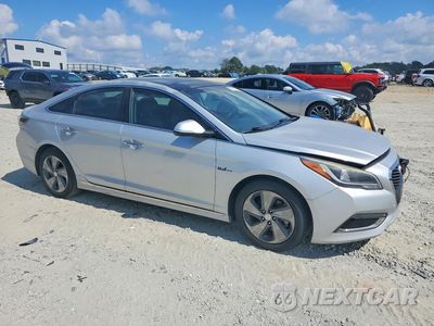 Czwarte zdjęcie samochodu z boku: 2016 HYUNDAI SONATA HYBRID LIMITED VIN:KMHE34L12GA032389 - miniatura