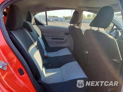 Zdjęcie 10 z 12 samochodu: 2013 TOYOTA PRIUS C THREE VIN:JTDKDTB31D1031683 - miniatura