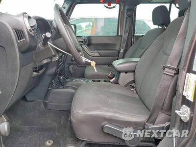Zdjęcie 7 z 14 samochodu: 2017 JEEP WRANGLER UNLIMITED SPORT VIN:1C4BJWDG0HL513873 - miniatura