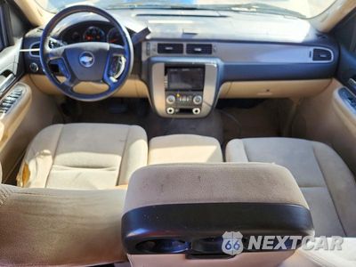 Zdjęcie 8 z 13 samochodu: 2008 CHEVROLET SUBURBAN C1500 LS VIN:3GNFC16028G243368 - miniatura