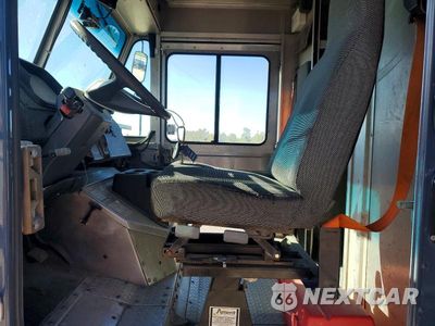 Zdjęcie 7 z 13 samochodu: 2020 FREIGHTLINER MT45G CHASSIS DELIVERY TRUCK VIN:4UZAC2EA7LCMH7818 - miniatura