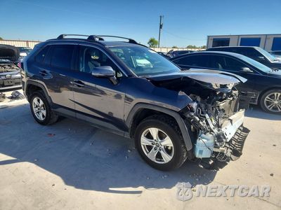 Czwarte zdjęcie samochodu z boku: 2021 TOYOTA RAV4 XLE VIN:2T3P1RFV9MW152816 - miniatura