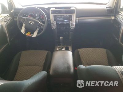 Zdjęcie 8 z 14 samochodu: 2022 TOYOTA 4RUNNER SR5 VIN:JTEEU5JR7N5276380 - miniatura