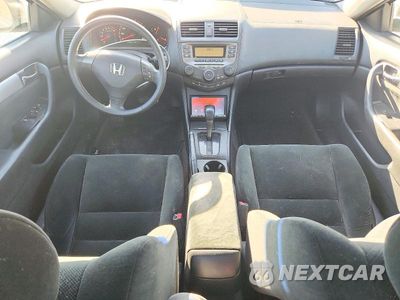 Zdjęcie 8 z 12 samochodu: 2006 HONDA ACCORD LX VIN:1HGCM72366A002633 - miniatura