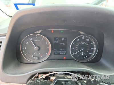 Zdjęcie 9 z 12 samochodu: 2017 HYUNDAI ELANTRA SE VIN:KMHD74LF7HU096472 - miniatura