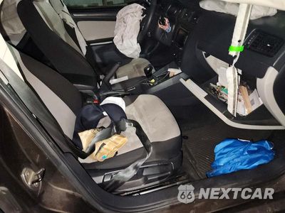 Zdjęcie 13 z 14 samochodu: 2015 VOLKSWAGEN JETTA BASE VIN:3VW2K7AJ6FM211869 - miniatura