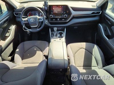 Zdjęcie 8 z 13 samochodu: 2022 TOYOTA HIGHLANDER LE VIN:5TDZZRAH6NS133890 - miniatura