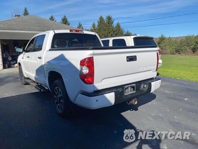 Trzecie zdjęcie samochodu z tyłu: 2019 TOYOTA TUNDRA 1794 EDITION VIN:5TFAY5F18KX805930 - miniatura