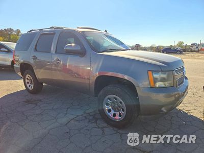 Czwarte zdjęcie samochodu z boku: 2009 CHEVROLET TAHOE K1500 LT VIN:1GNFK23009R166742 - miniatura