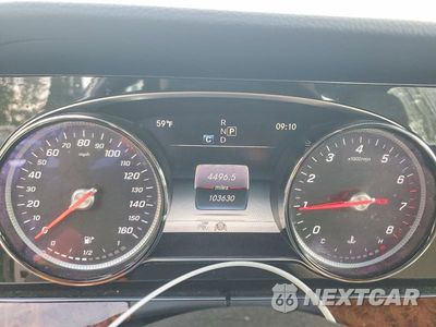 Zdjęcie 9 z 12 samochodu: 2019 MERCEDES-BENZ E 300 4MATIC VIN:WDDZF4KB6KA552603 - miniatura