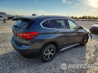 Trzecie zdjęcie samochodu z tyłu: 2017 BMW X1 SDRIVE28I VIN:WBXHU7C3XH5H32789 - miniatura