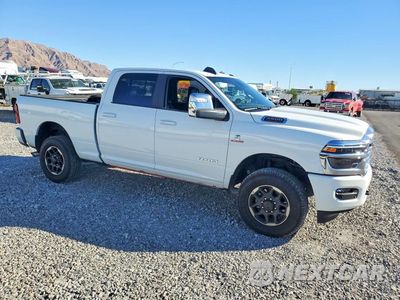 Czwarte zdjęcie samochodu z boku: 2026 RAM 2500 LARAMIE VIN:3C63R5FL8TG206319 - miniatura