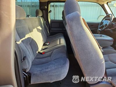 Zdjęcie 10 z 12 samochodu: 2005 CHEVROLET SILVERADO K1500 VIN:2GCEK19VX51161164 - miniatura