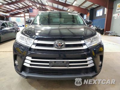 Piąte zdjęcie samochodu w środku: 2017 TOYOTA HIGHLANDER XLE VIN:5TDJZRFH1HS426414 - miniatura