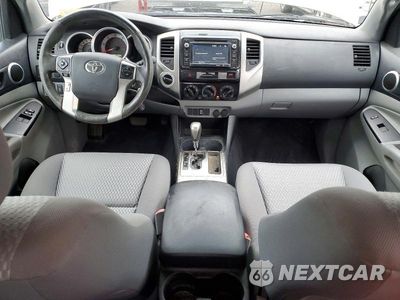 Zdjęcie 8 z 12 samochodu: 2015 TOYOTA TACOMA V6 VIN:5TFUU4EN4FX110244 - miniatura