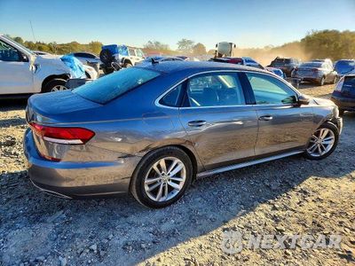 Trzecie zdjęcie samochodu z tyłu: 2020 VOLKSWAGEN PASSAT SE VIN:1VWSA7A35LC008960 - miniatura