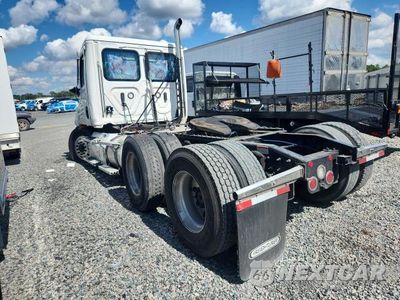 Drugie zdjęcie samochodu z przodu: 2026 FREIGHTLINER CASCADIA 116 SEMI TRUCK VIN:1FUJHTDV6TLWJ3157 - miniatura