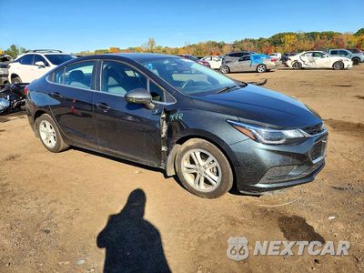 Czwarte zdjęcie samochodu z boku: 2018 CHEVROLET CRUZE LT VIN:1G1BE5SM0J7161537 - miniatura